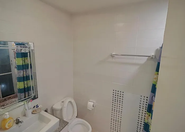 Apartment Modern With Full Amenities *